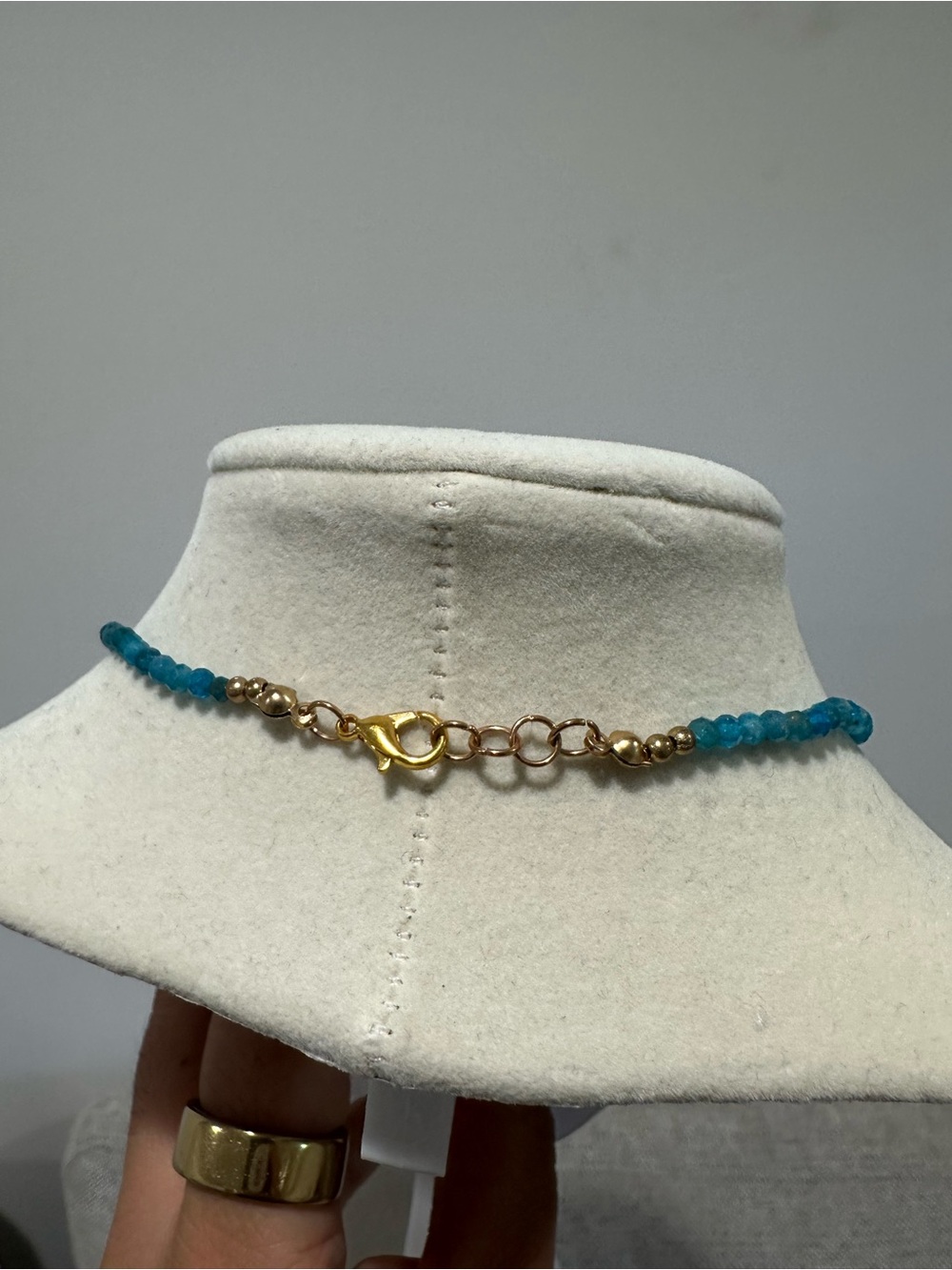Handmade Apatite Gemstone and Pearl Beaded Choker Necklace - Picture 3 of 3